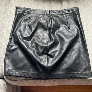 Leather snake skin skirt, size large, Stella Luce